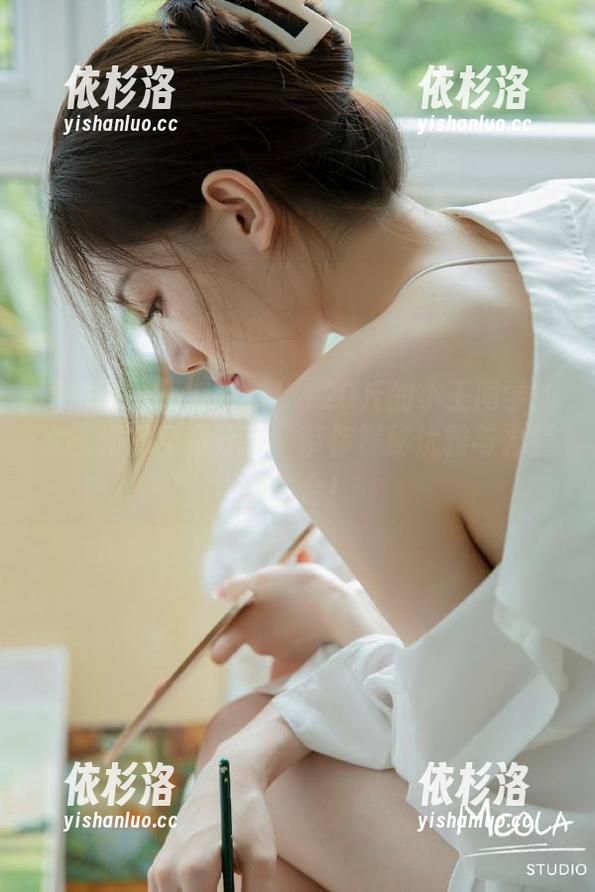 微密圈 - 不容错过！120斤的小王同学的女王作品免费分享，带你探秘优雅与力量的结合！