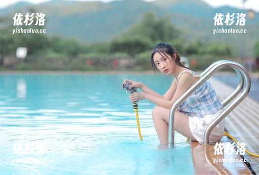 IMiss爱蜜社 - 解锁梦心玥短裤写真原图，精美图集带你走近她的时尚故事。