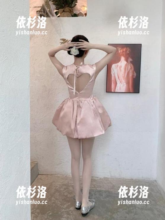 MFStar模范学院 - Ellie艾栗栗黑白写真大揭秘，精美作品火速下载，等你来欣赏