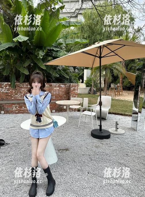 MFStar模范学院 - 解锁吴思晚瑜伽作品，轻松下载你的灵感源泉