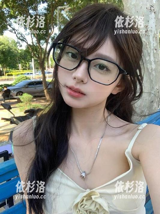 MFStar模范学院 - 探索大美妞儿的清纯写真套图，每一张都如梦似幻的大赏！