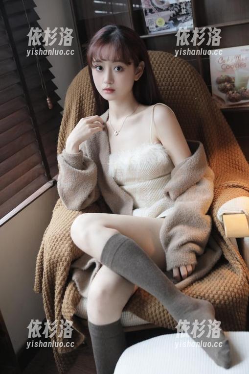 MiiTao蜜桃社-豆瓣酱 MiiTao蜜桃社 - 豆瓣酱学妹最新作品精选图包:每一幅都是青春的纪念