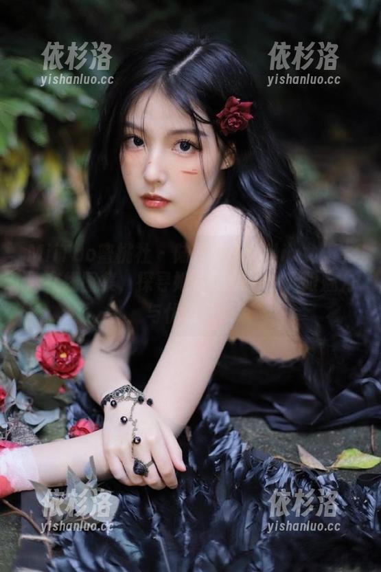 MiiTao蜜桃社 - 陆萱萱Cecilia女仆主题在线图集，探寻她在镜头下的无限魅力与优雅气质