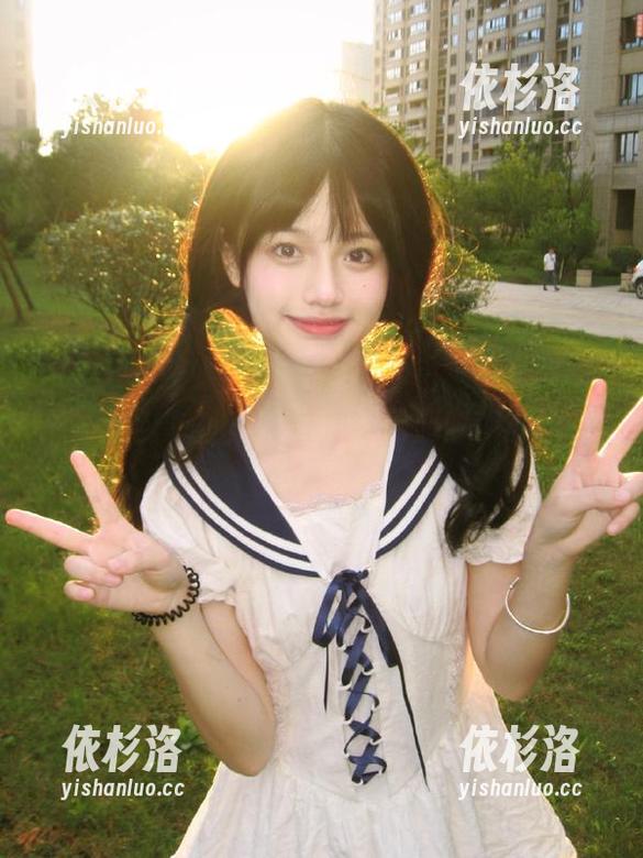 MyGirl美媛馆-Angela小热巴 MyGirl美媛馆 - 一组不容错过的Angela小热巴灰丝美图套图,尽显时尚与个性!