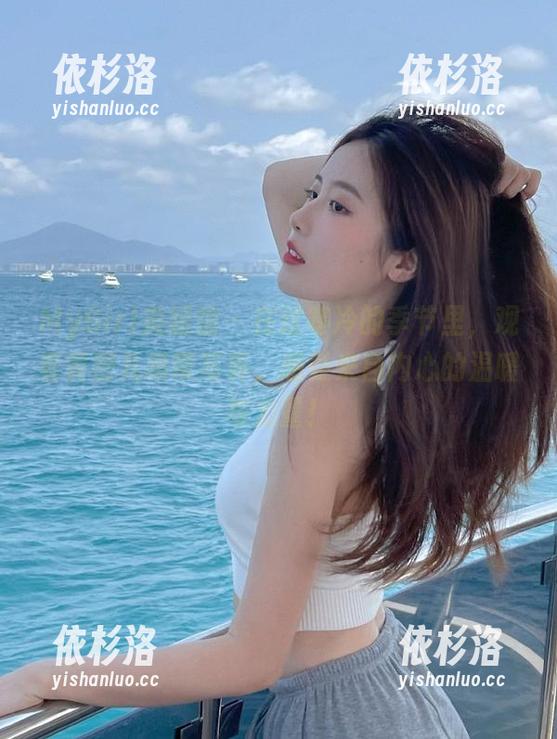 MyGirl美媛馆 - 在这寒冷的季节里，观看黄密儿吊带写真，感受来自内心的温暖与力量！