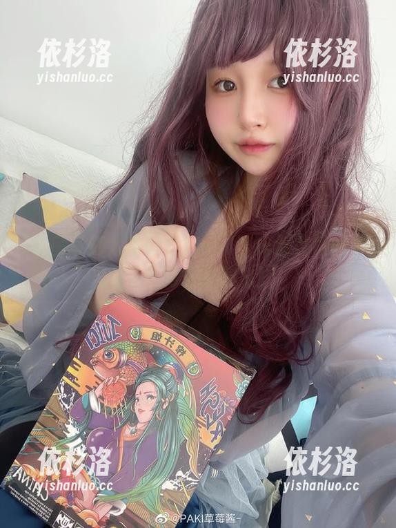 PAKI酱 私房写真大赏:看PAKI酱如何在花园中展现兔女郎魅力!