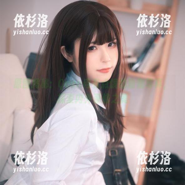 Quan冉有点饿 原图揭秘:Quan冉有点饿的瑜伽写真,探索内外兼修之美