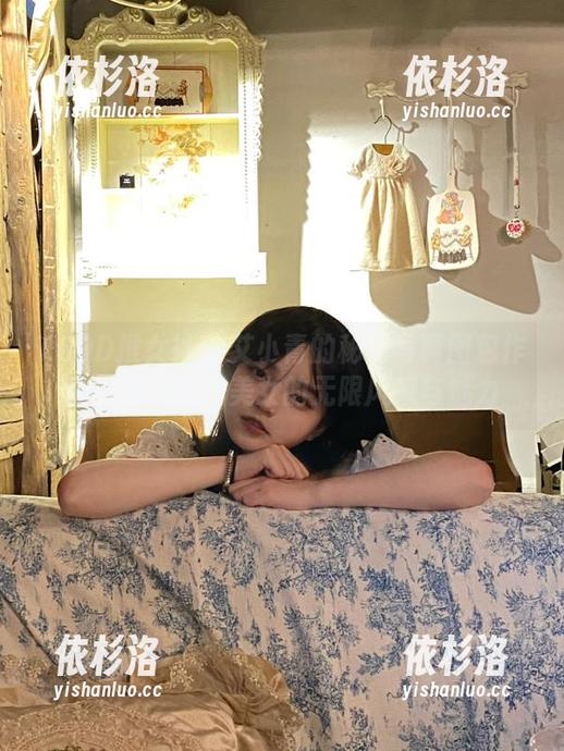 TGOD推女神-艾小青 TGOD推女神 - 艾小青的秘书写真图包作品,展现职场美女的无限风采与魅力