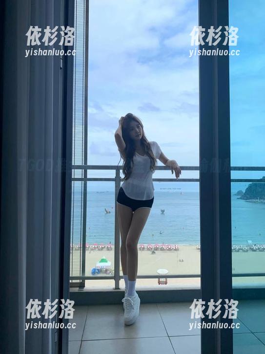 TGOD推女神-金BABY TGOD推女神 - 揭秘金BABY的瑜伽私拍:图片里的懒散与坚韧
