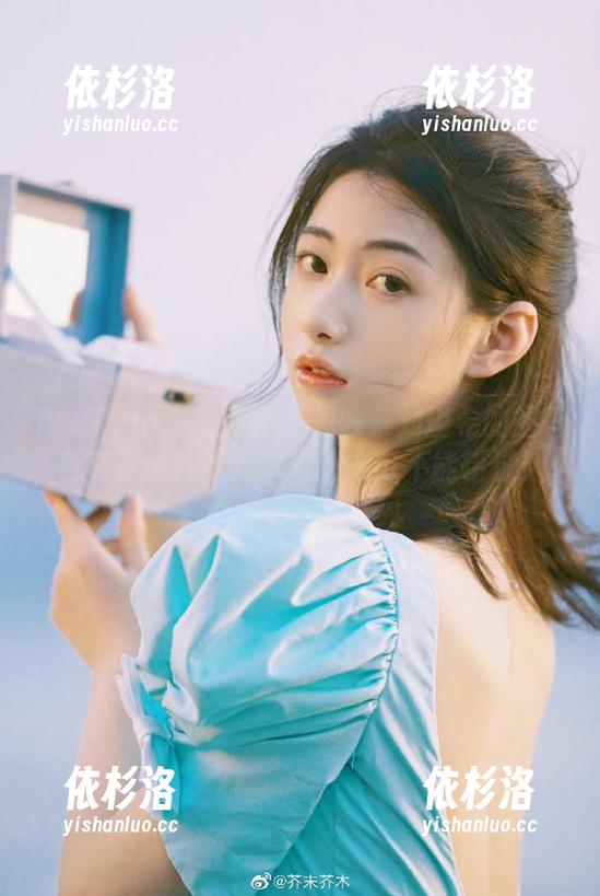 TouTiao头条女神 - 想收集刘瑾希的眉飞色舞资源？这几本写真集可不能错过！