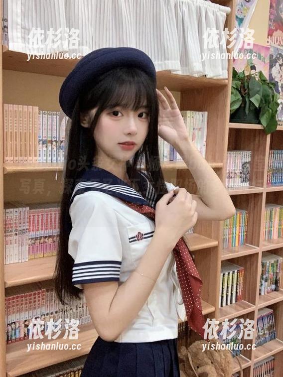 TouTiao头条女神 - 杨漫妮baby办公室写真，探索无圣光下女性职场的多面性与美丽