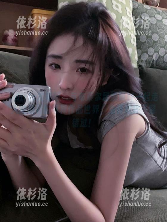 UGirls尤果网-布莱尔昆娜 UGirls尤果网 - 与布莱尔昆娜妹妹一起走入她精彩的写真作品世界,免费欣赏不容错过!