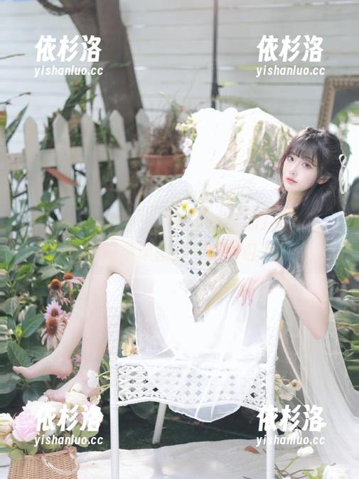 UGirls尤果网-芊小童 UGirls尤果网 - 走进芊小童的JK梦境,畅享高清原图与多样图包下载
