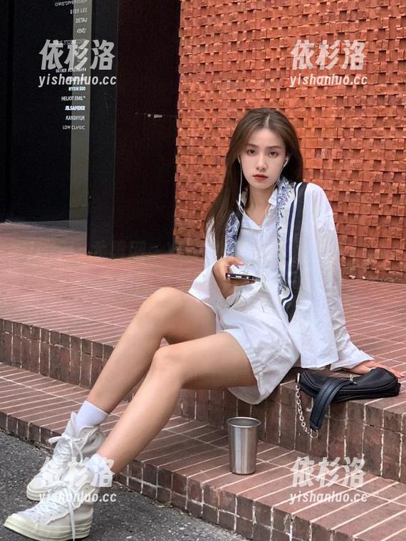 UGirls尤果网-颜亦汐 UGirls尤果网 - 无圣光精致呈现:颜亦汐白丝图集带你领略另一面