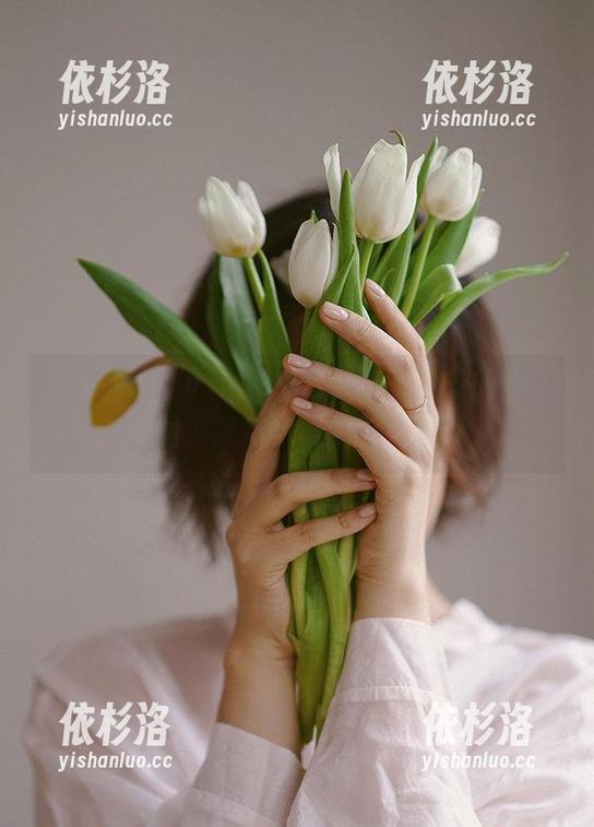 Vinnegal 恍若梦境:Vinnegal双人写真中的cos原图,捕捉瞬间的动人情感