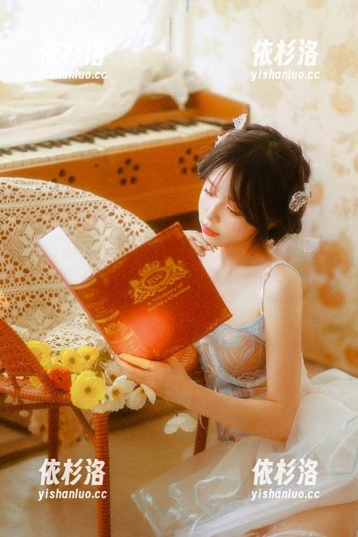 Xiuren秀人网-Carol周妍希 Xiuren秀人网 - 优雅与狂野并存:Carol周妍希黑丝作品精选,尽显独特风格