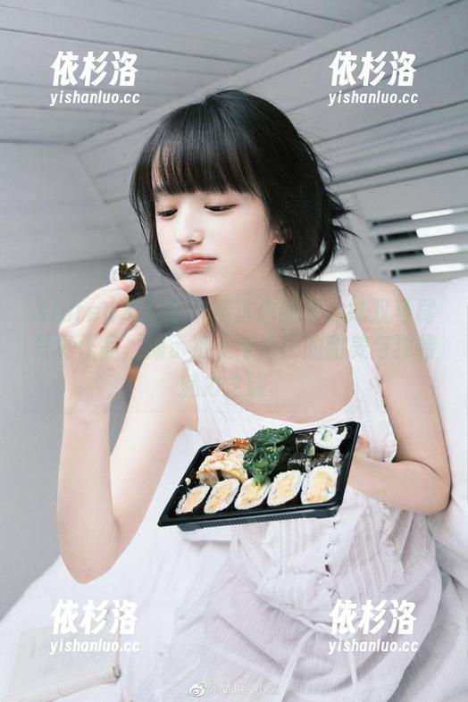 Xiuren秀人网-你的兔妹妹 Xiuren秀人网 - 精选你的兔妹妹双马尾写真作品,揭示她无与伦比的甜美与独特魅力之旅。