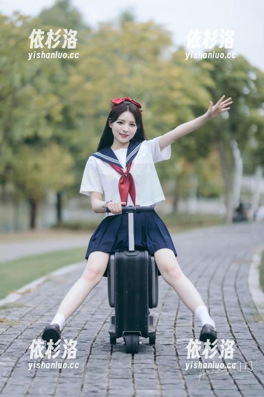 Xiuren秀人网-养乐多Doll Xiuren秀人网 - 原图呈现:养乐多Doll的毛衣风景,细腻情感与时尚感的完美交汇!