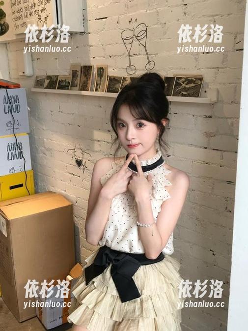 Xiuren秀人网-区静瑶 Xiuren秀人网 - 夏天里的区静瑶写真套图,带你走进阳光与青春的世界