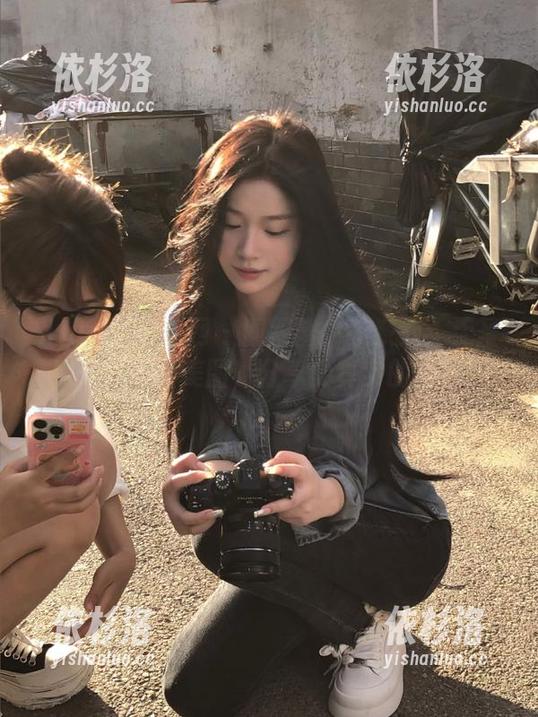 Xiuren秀人网-圆圆酱 Xiuren秀人网 - 圆圆酱女孩系列:无圣光背后的美图,分享最真实的自我
