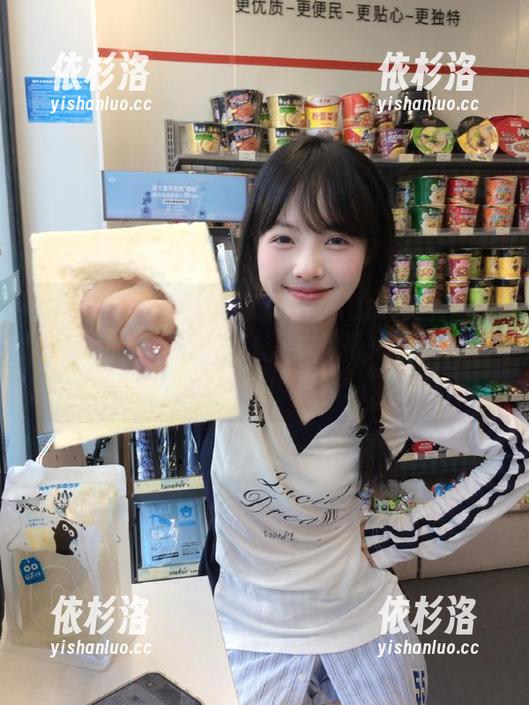 Xiuren秀人网-婠婠么 Xiuren秀人网 - 探索婠婠么的绝美无圣光图集,细腻的美腿让人一见倾心,瞬间爱上!