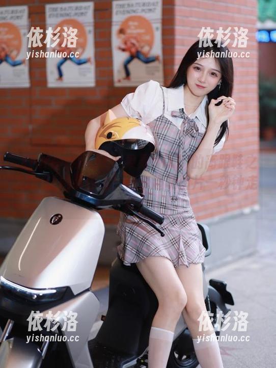 Xiuren秀人网-果果Nikki Xiuren秀人网 - 果果Nikki的高跟鞋之旅:让她带你飞!分享趣味图片一秒钟走红!