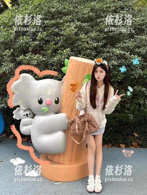Xiuren秀人网-王雅姗是我 Xiuren秀人网 - 王雅姗是我高跟鞋写真定制之旅,感受每一步的Femininity