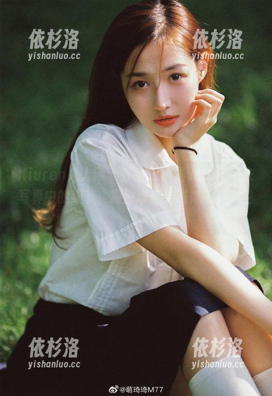 Xiuren秀人网-田小燕Vicky Xiuren秀人网 - 探索田小燕Vicky毛衣写真中的细节,原图带你走进她的时尚世界