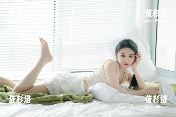 Xiuren秀人网-美七mia Xiuren秀人网 - 美七mia的海边写真之旅,美图展现了她的无穷魅力与风情