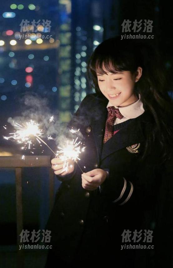 Xiuren秀人网-西希白兔 Xiuren秀人网 - 西希白兔御姐写真合集,捕捉生活中的每一瞬美好