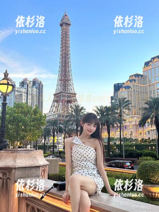 Xiuren秀人网-赵惟依coco Xiuren秀人网 - 赵惟依coco短裤写真集最新之作:穿出自我,展示无限魅力!