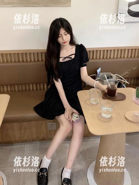 Xiuren秀人网-顾乔楠Cora Xiuren秀人网 - 顾乔楠Cora的礼服艺术之旅:高清原图带你探索时尚界的新潮流趋势!