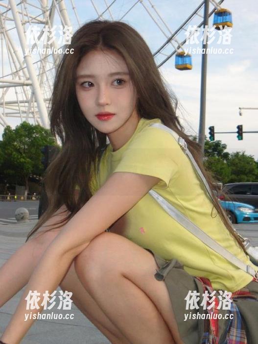 YITUYU艺图语-苗苗 YITUYU艺图语 - 在浴缸里的苗苗:独特视角的写真美图展现