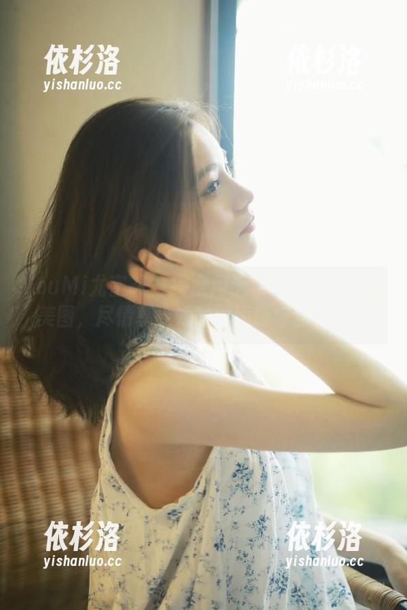 YouMi尤蜜荟 - 探索周于希的连体衣私房美图，尽情享受她的时尚感与甜美气息