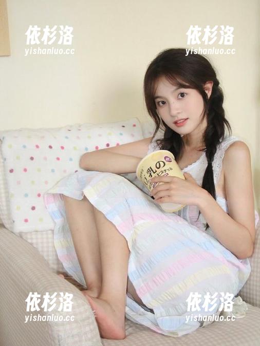YouMi尤蜜荟 - 无圣光张思允Nice红裙写真合集，感受她与众不同的时尚魅力