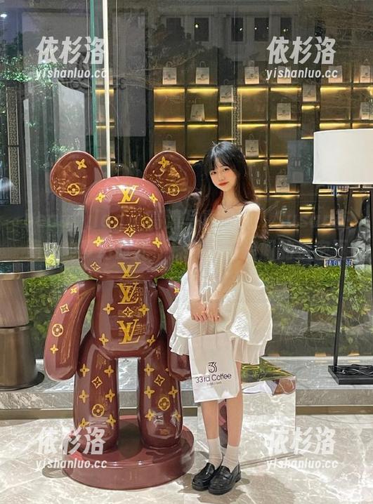 beautyleg-Susan beautyleg - 高清写真呈现:Susan在海边的梦幻时光,探索与海浪间的亲密互动!