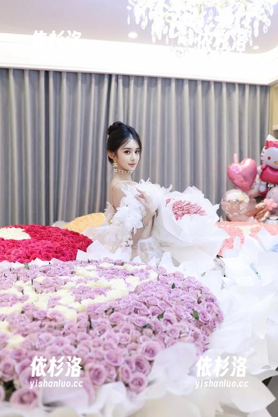beautyleg-Xin beautyleg - 与“Xin”一起穿越纯白幻境,发现她的惊艳美图与写真合集!