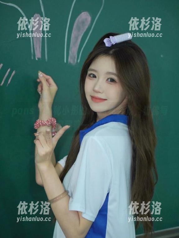 pans-小彤 pans - 揭秘小彤的JK写真合集,仿佛每张都藏着一个小故事!