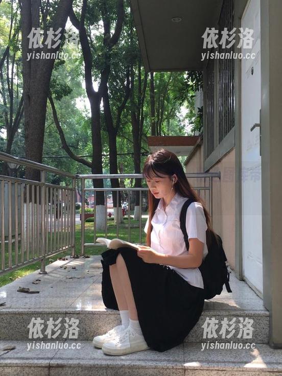 pans-小青 pans - 小青的吊带系列照,精选图库带你走进她的时尚世界!