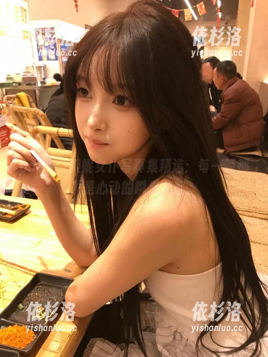 pans-薇妮 pans - 薇妮女仆写真集精选:每一帧都是心动的瞬息美感