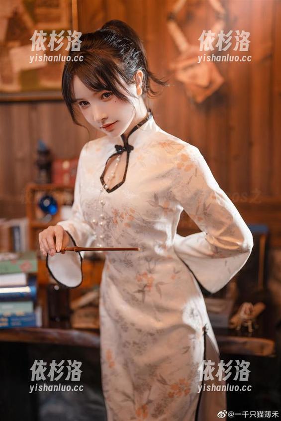一千只猫薄禾 校服作品大揭秘,一千只猫薄禾的cos之路,让你大开眼界!