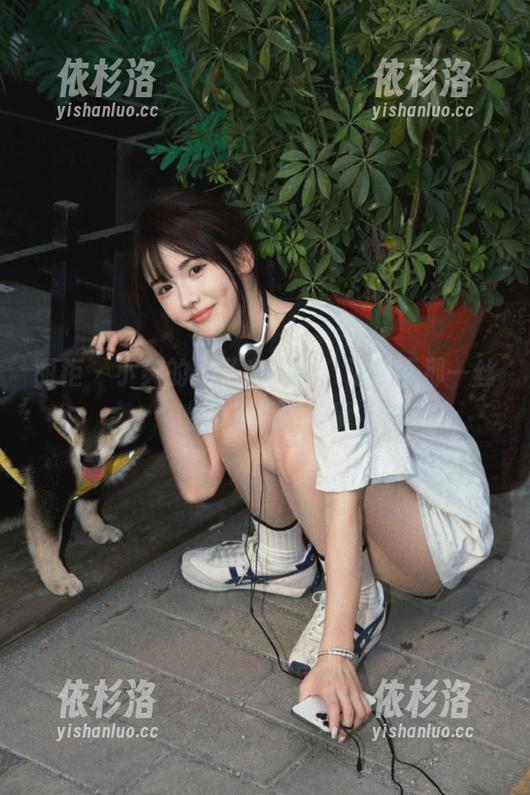 丽柜-小爽 丽柜 - 小爽的无圣光写真,记录下那一丝幽香背后的故事