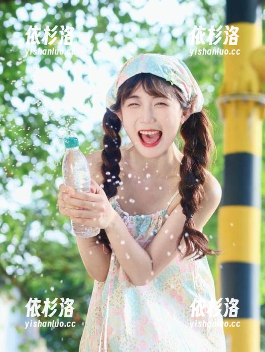 丽柜 - 有点傻的文芮：我的秘书图片资源让你忍俊不禁