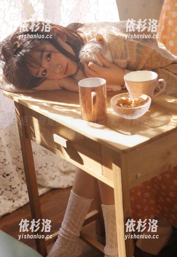 丽柜-美美 丽柜 - 探索美美的夏日世界:写真作品集及原图展现夏日梦想