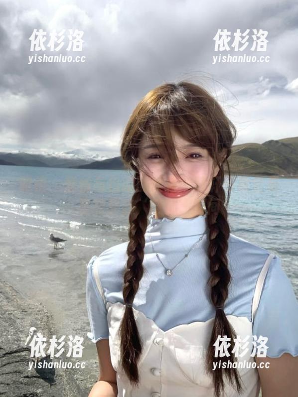 丽柜-轩轩 丽柜 - 蕾丝与自嘲的结合:轩轩写真全集里的那些‘意外’瞬间