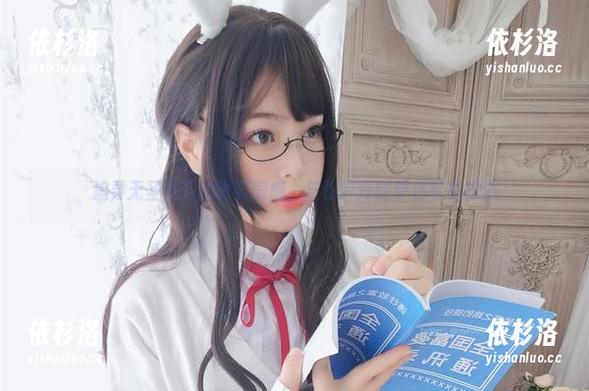 你烨烨 追寻无圣光下的真实美感,与你烨烨的粉色写真相遇