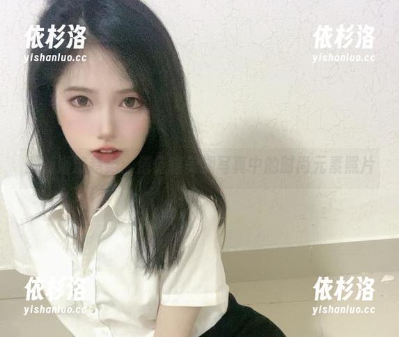 倦倦喵 最新潮流趋势:倦倦喵美腿写真中的时尚元素照片