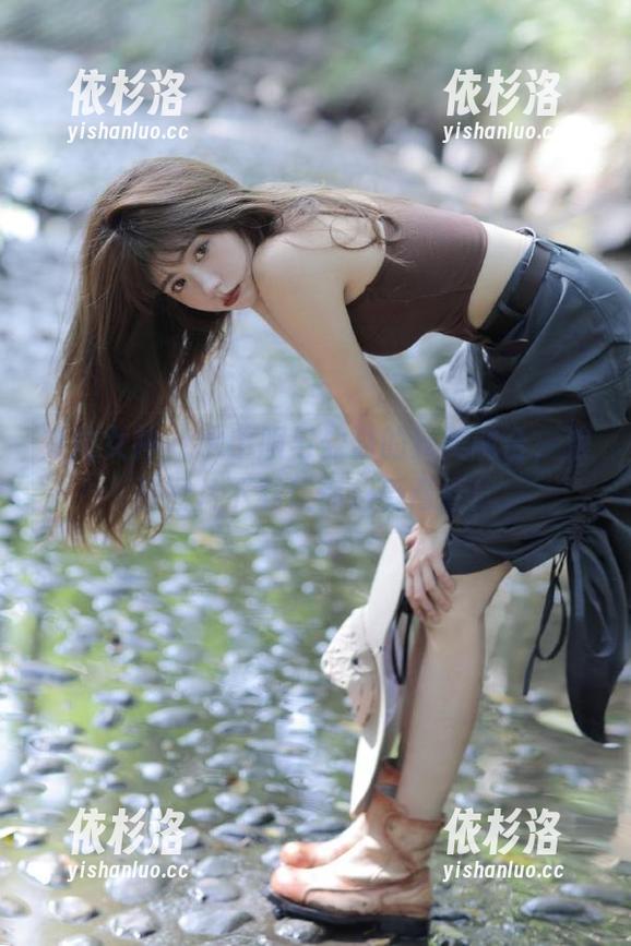 克拉女神-盈盈 克拉女神 - 水手服与盈盈的完美融合,浪漫图片下载让你感受青春!
