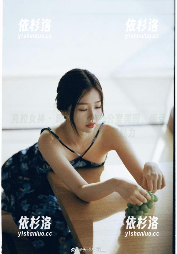 克拉女神-舒彤 克拉女神 - 透过舒彤的办公室美图,感受她那独特风格的套图魅力