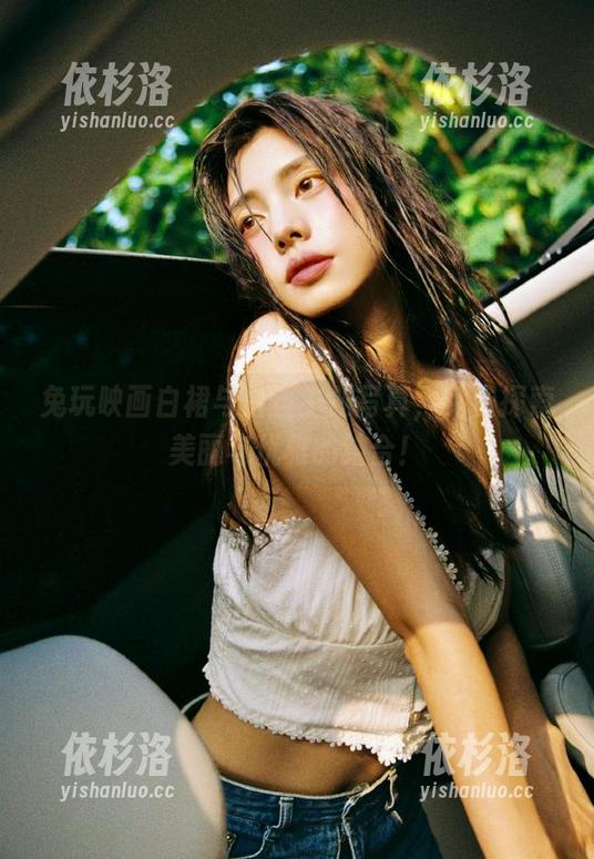 兔玩映画 兔玩映画白裙与白丝主题写真,免费探索美丽与优雅的结合!